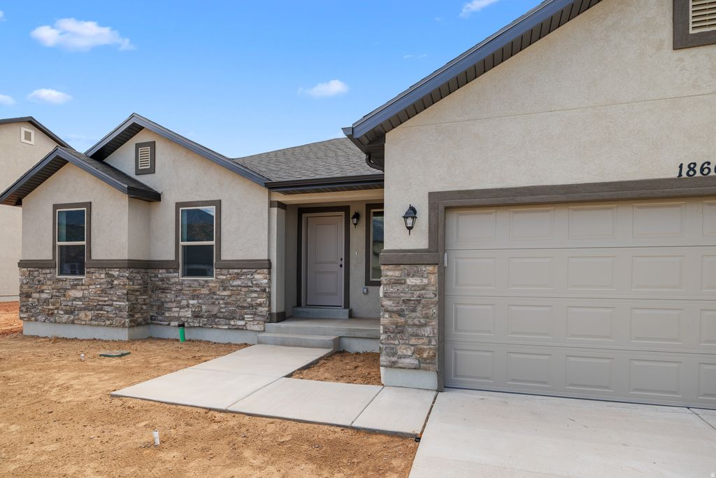 Photo of 387 N SLANT RD #30, Spanish Fork, UT 84660 (MLS # 2135928)