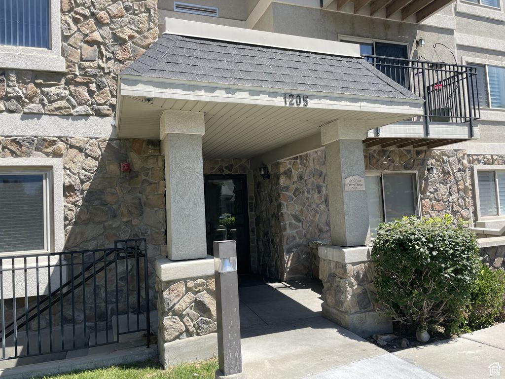 Photo of 1205 E PRIVET DR. DR S #1-107, Salt Lake City, UT 84121 (MLS # 2061017)