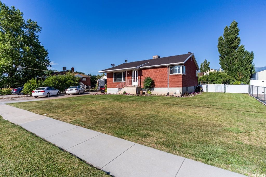 Photo of 2423 S 2000 W, Syracuse, UT 84075 (MLS # 2146336)