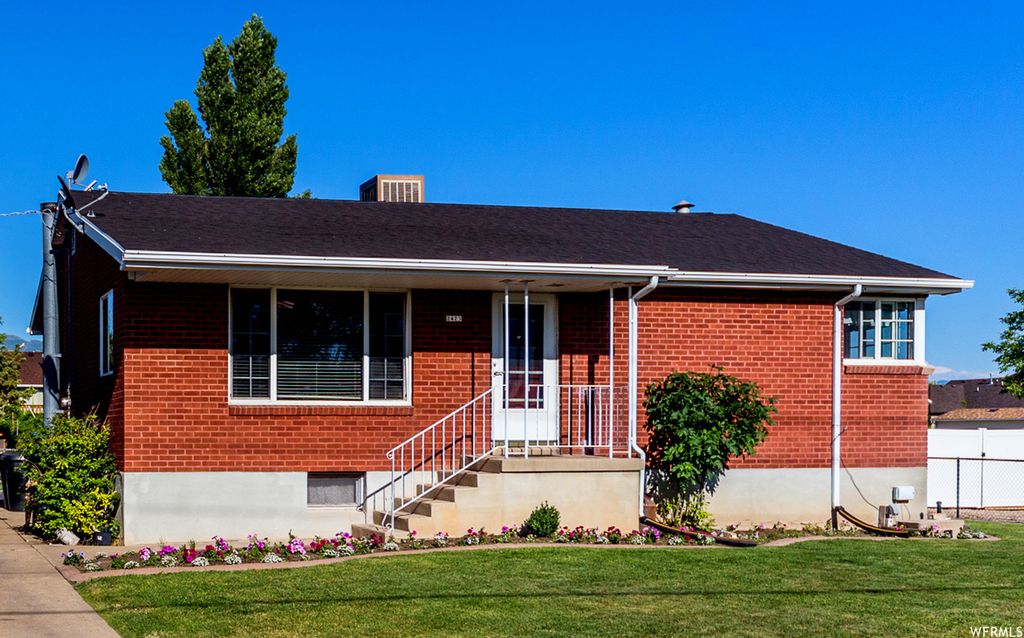 Photo of 2423 S 2000 W, Syracuse, UT 84075 (MLS # 2146336)