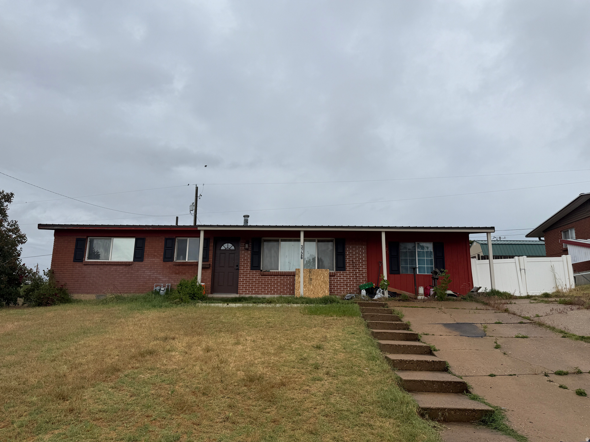 HAL VERN PARK - Residential