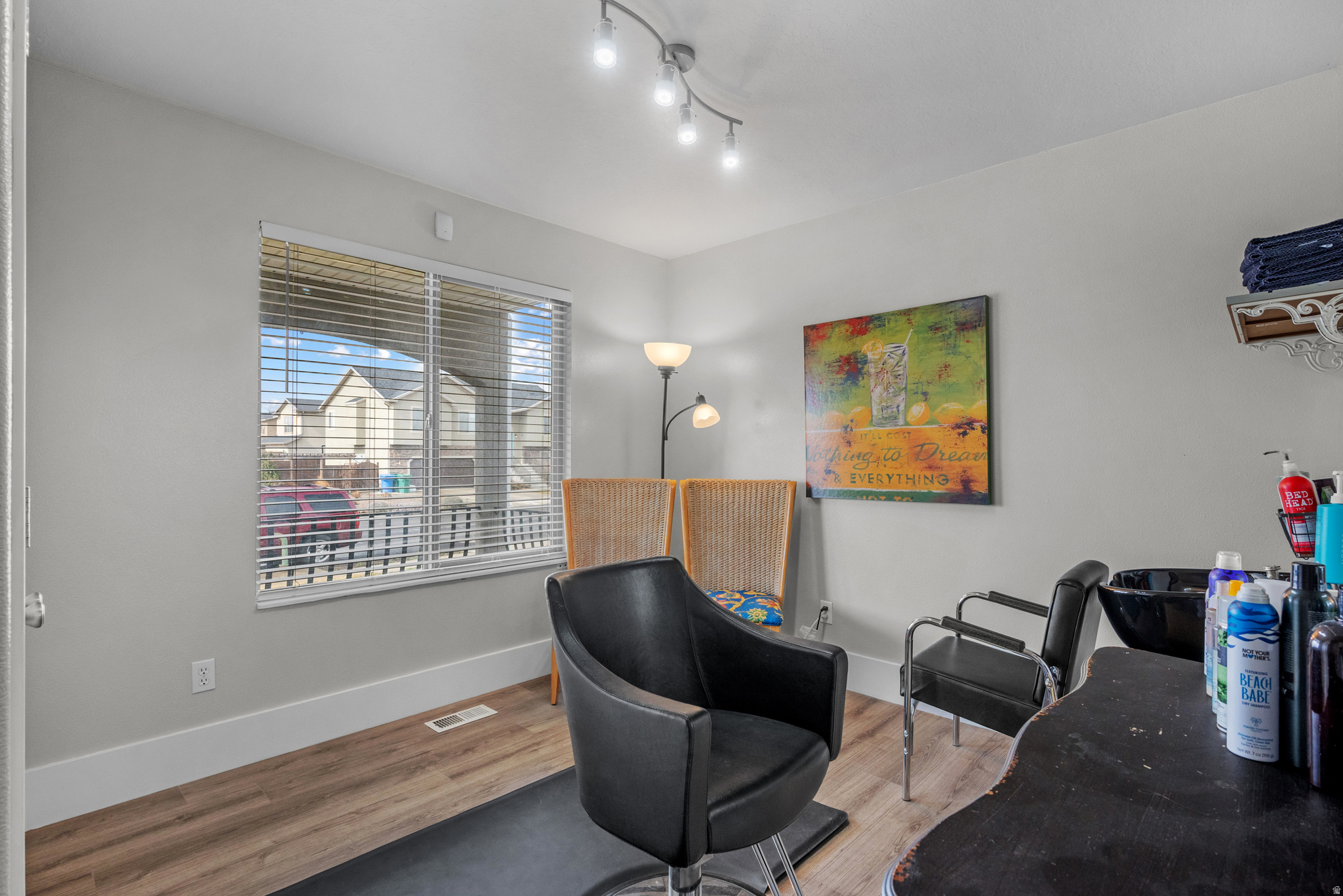 NORTH LAKE - Residential