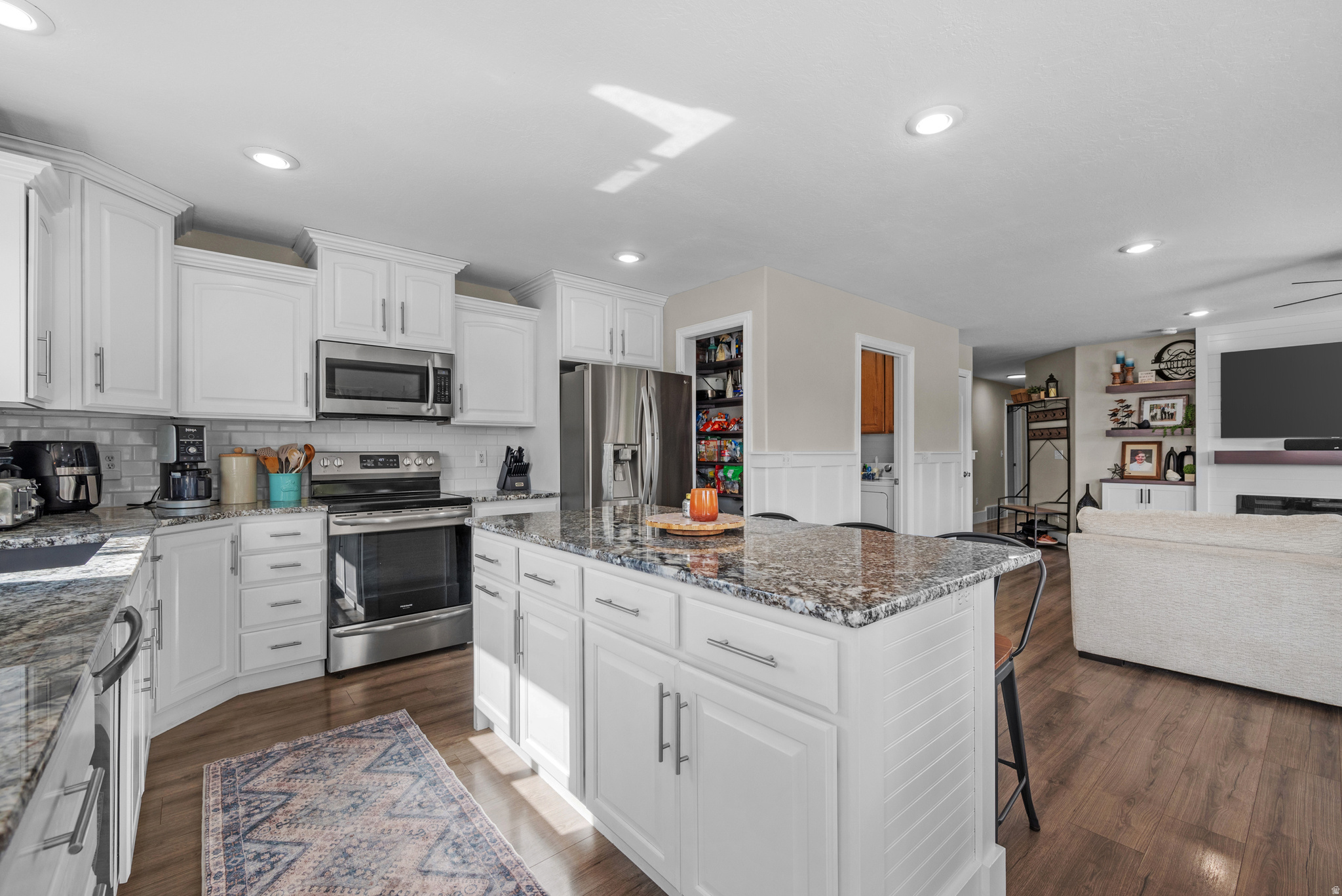 NORTH LAKE - Residential