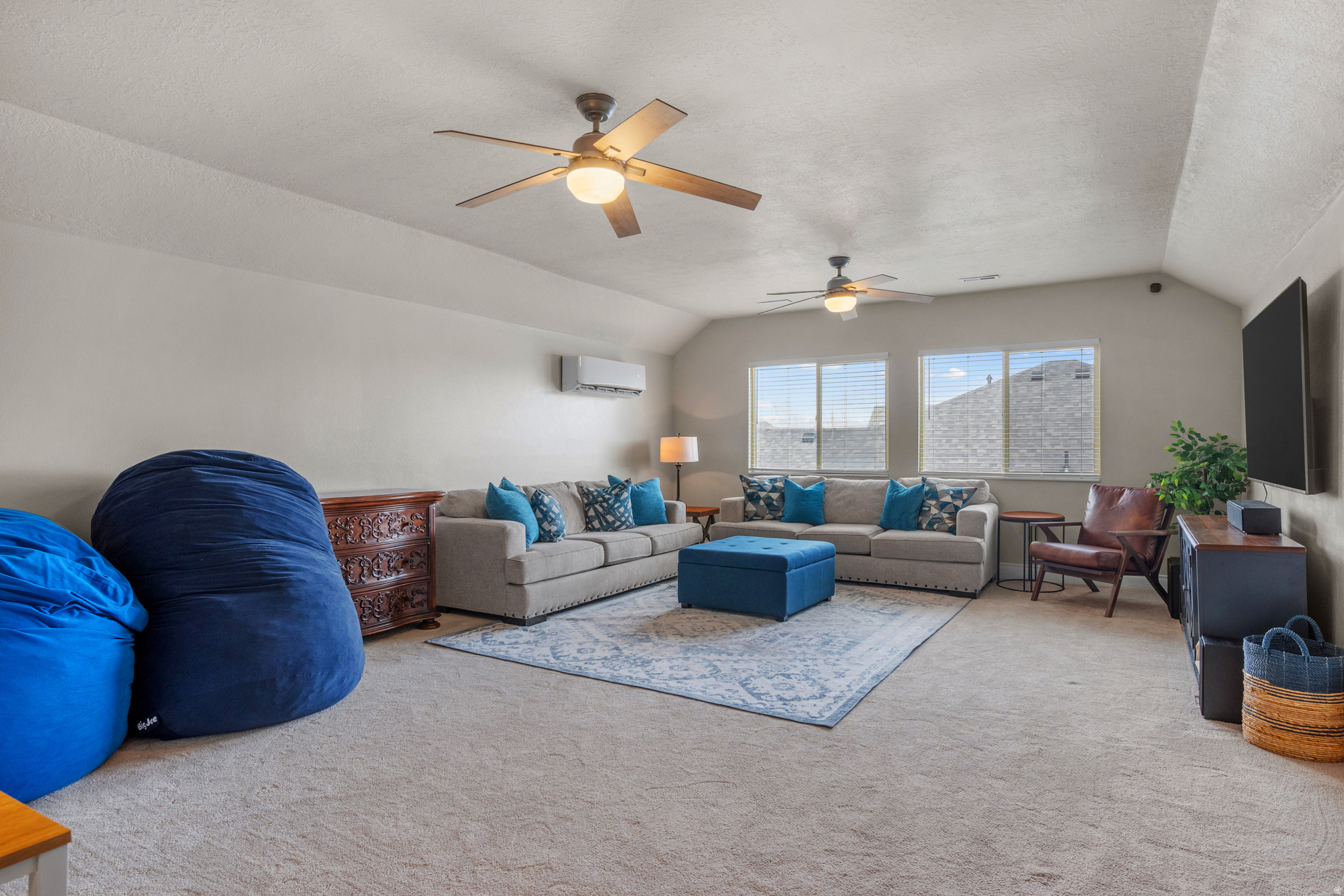 NORTH LAKE - Residential