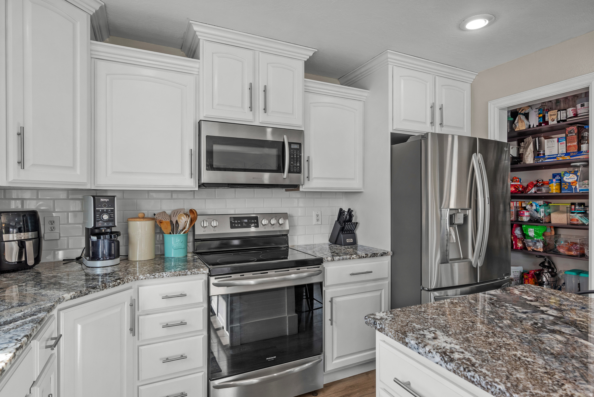 NORTH LAKE - Residential