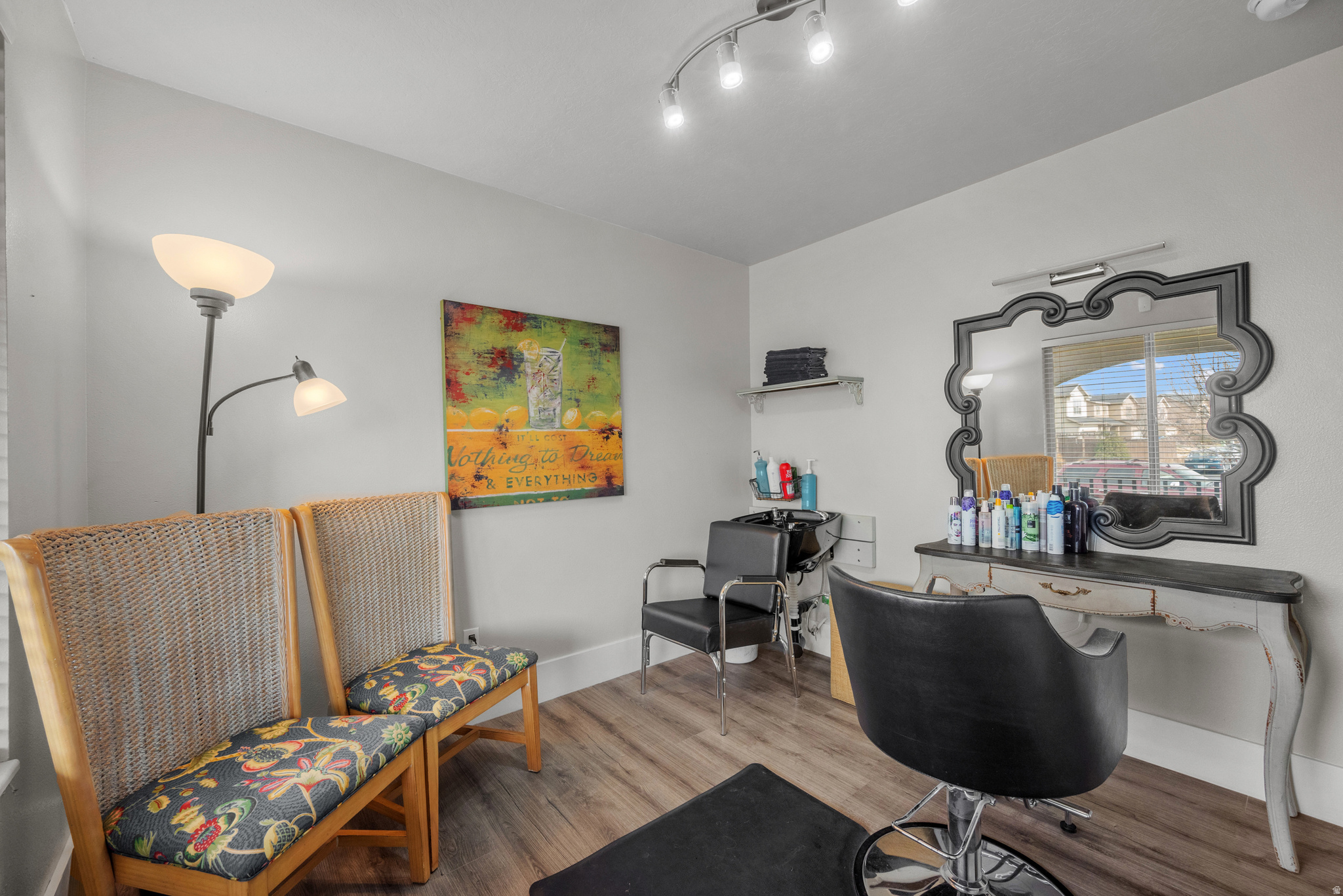 NORTH LAKE - Residential