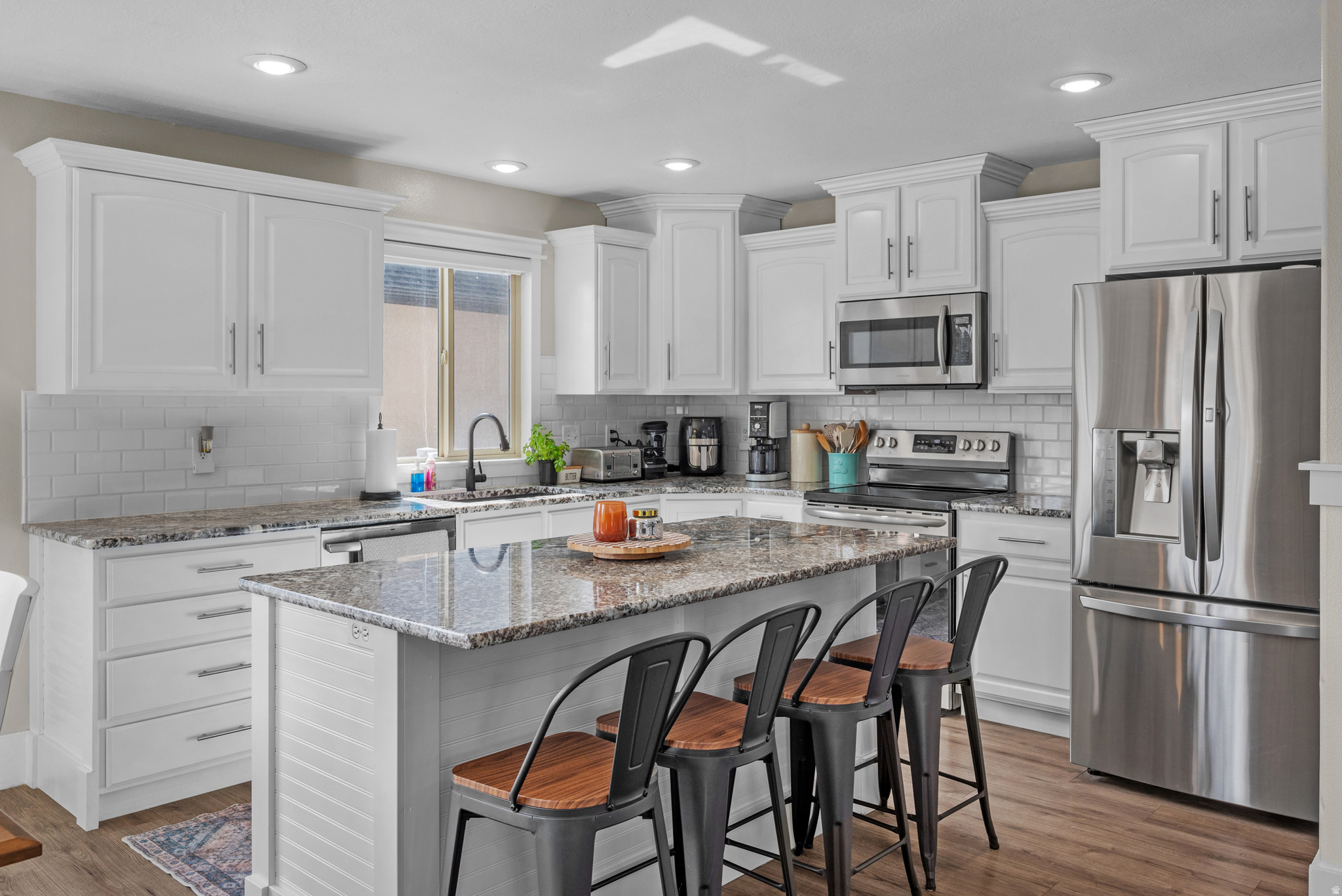 NORTH LAKE - Residential