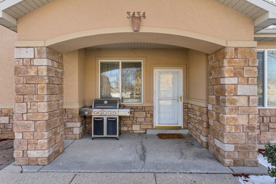 Welcome home to this cozy and inviting end-unit Magna townhouse with vaulted ceilings that make the space feel bright and open. Enjoy easy single-level living with a functional layout that flows to your private patio. Thoughtful exterior features include guest parking just steps away, an extra side water spigot, and quick access to Bacchus Highway and Mountain View Corridor (about 5 minutes) with Bangerter Highway just 10 minutes away. Major updates include a new AC unit (Oct 2025), water softener (2023), and a brand new roof (2026). HOA covers water, sewer, and garbage and includes amenities like a pool, gym, pickleball court, theater room, and RV parking.
