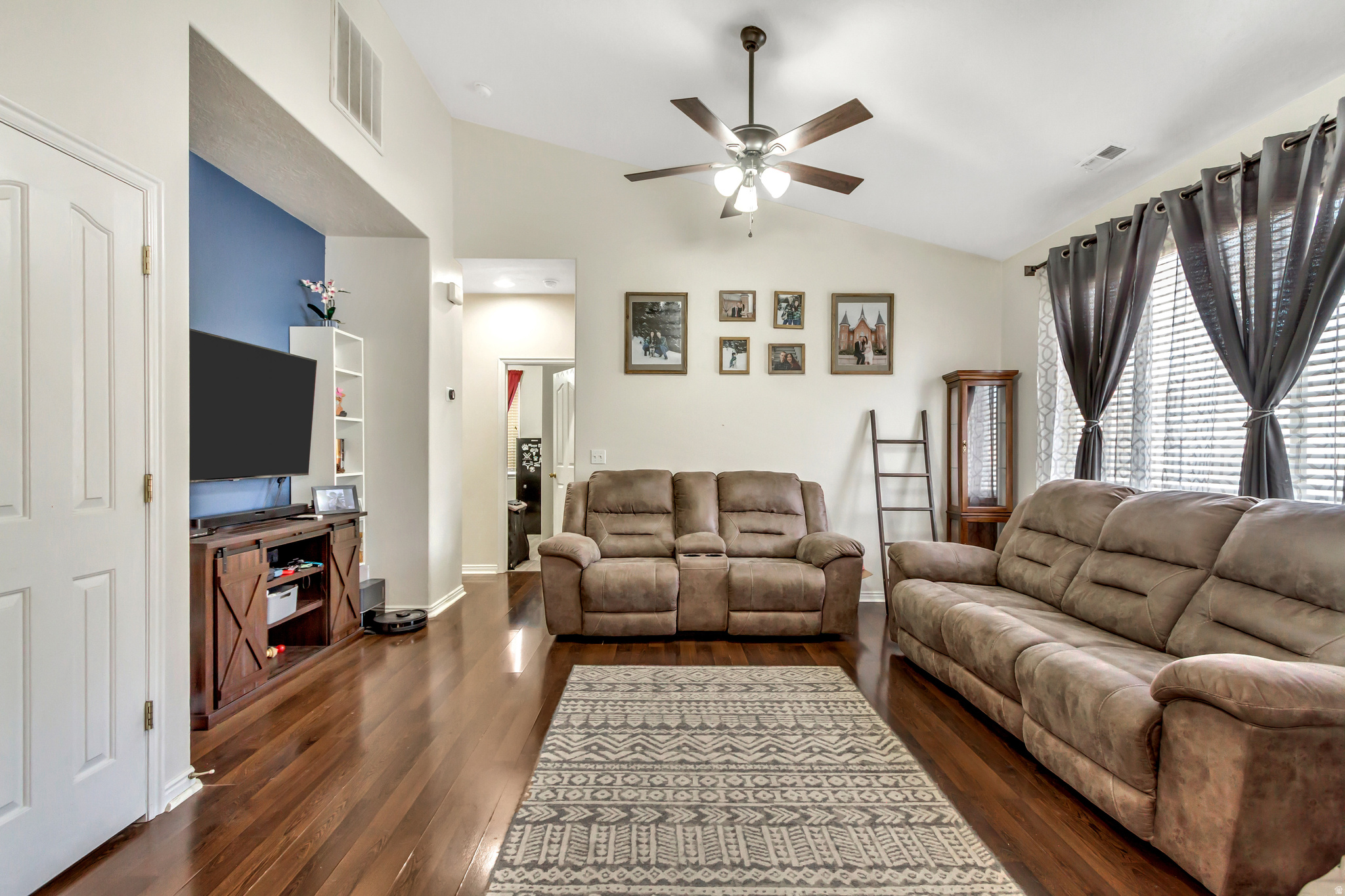 TOWNS AT HUNTER VILLAGE - Residential