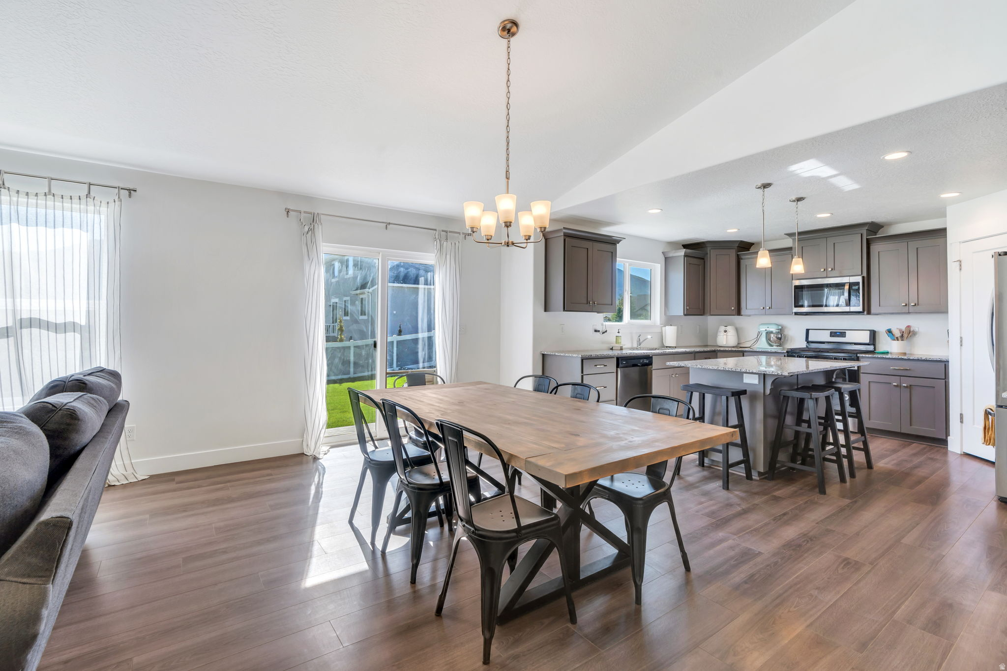 MAPLE MOUNTAIN ESTATES - Residential Lease