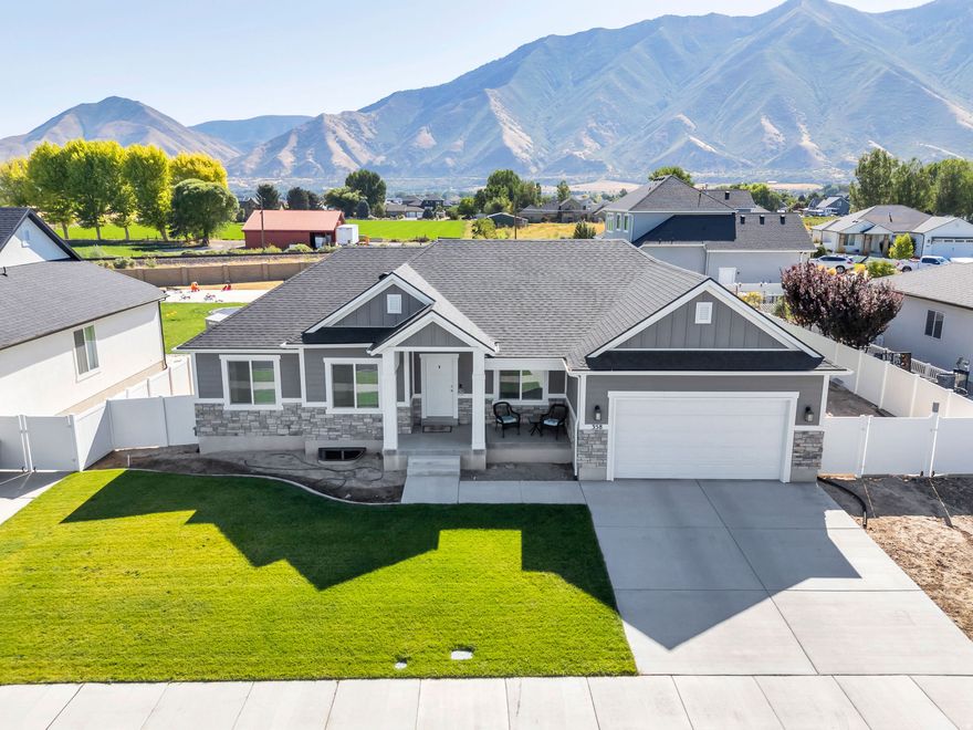 Welcome to this beautiful single-gamily rental in the heart of Spanish Fork, built in 2021. Featuring an open floor-plan with bright and airy spaces. This home allows pets with a pet fee. There is a dog park in the neighborhood, and a large yard that is fully fenced. Also in the neighborhood is a large park/playground with pickle ball courts. Close to the schools and local shopping.