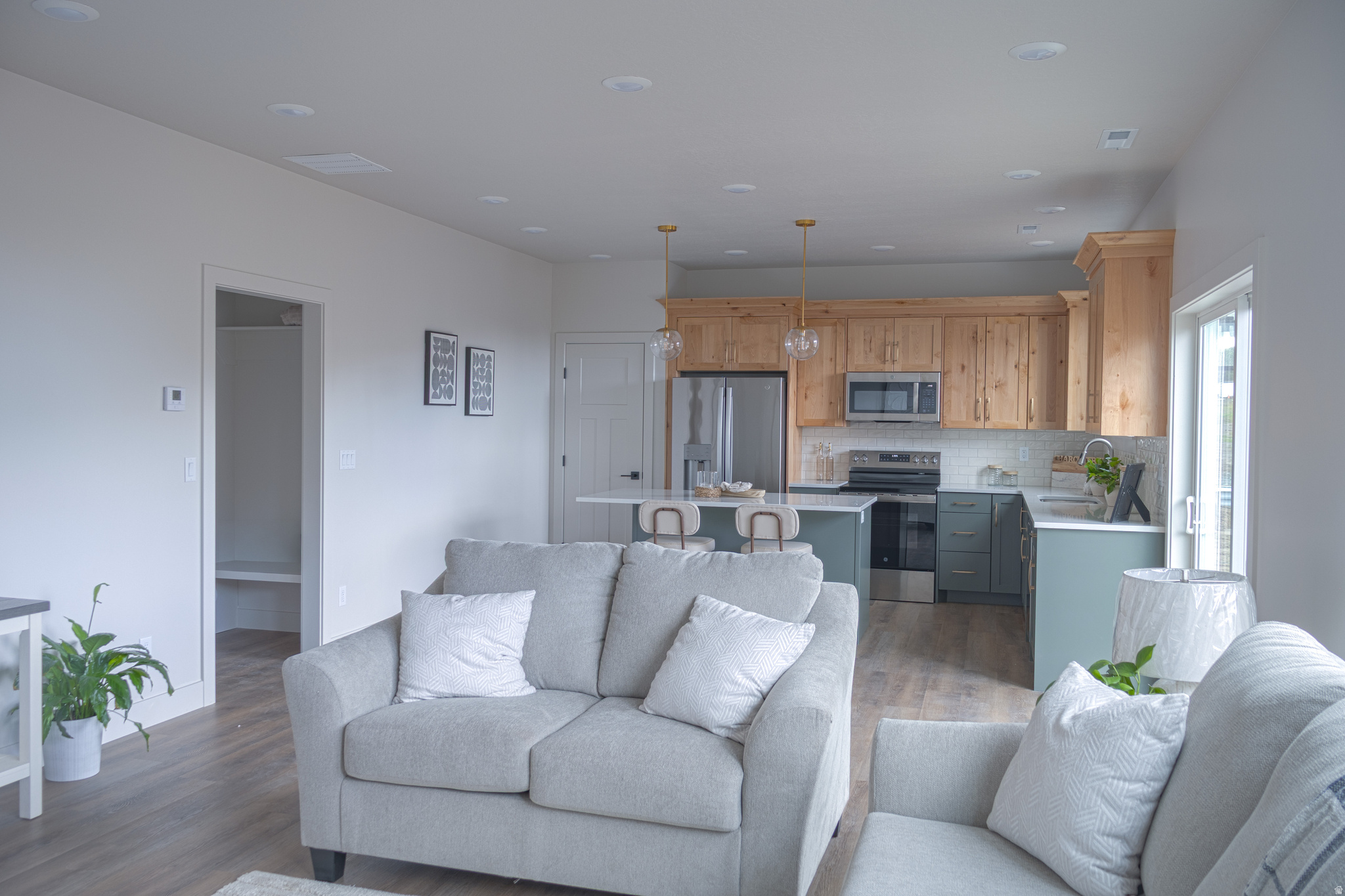 THE MEADOWS AT HYDE PARK - Residential
