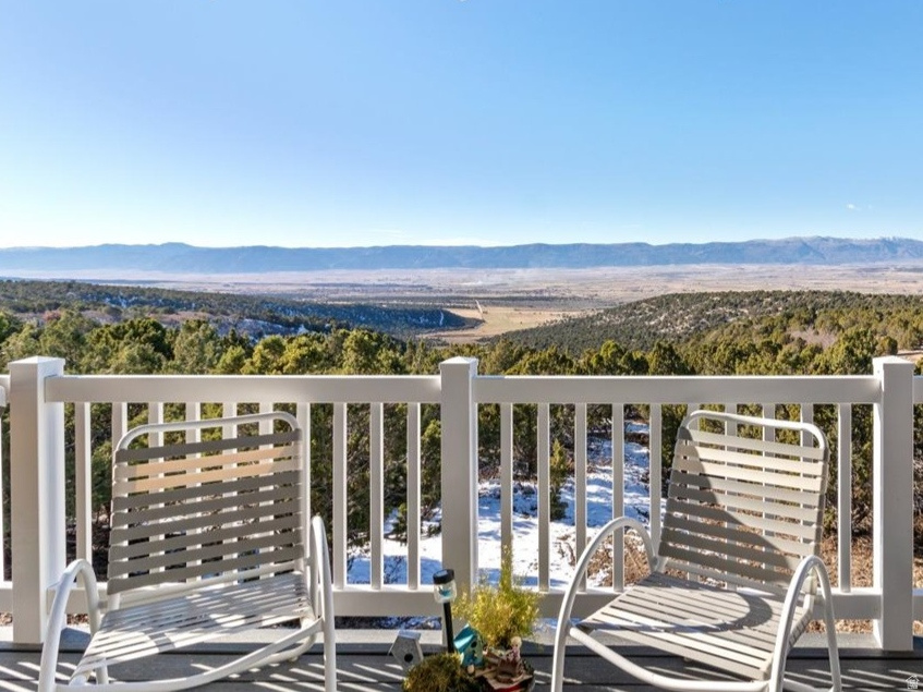 WHISPERING PINES - Residential