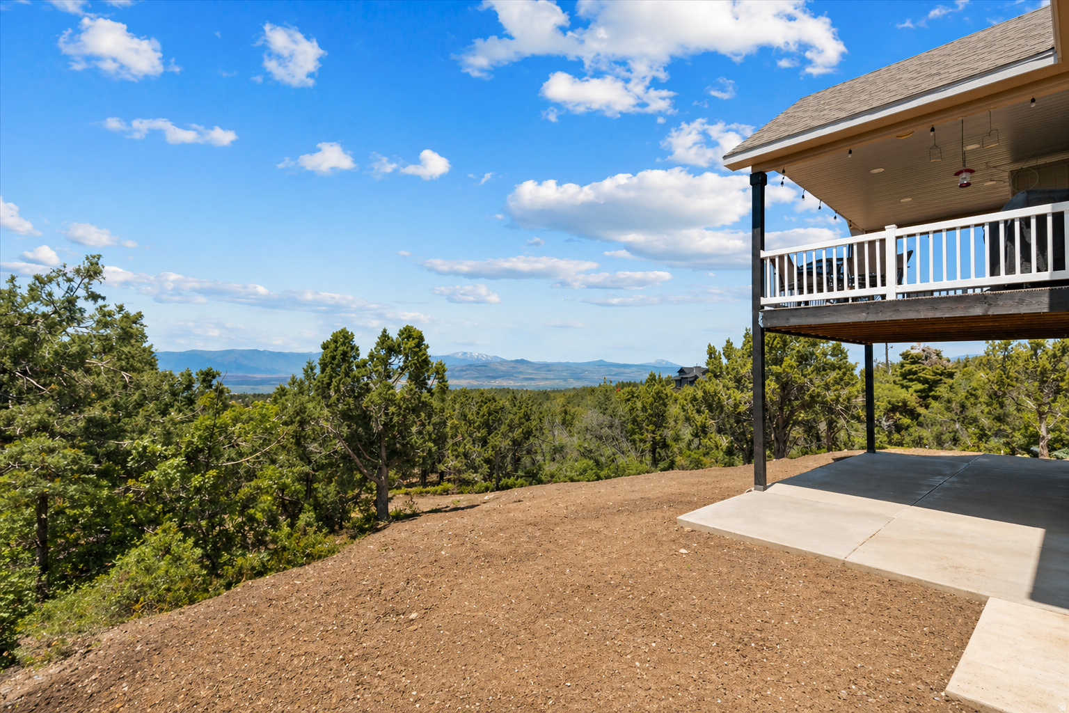 WHISPERING PINES - Residential