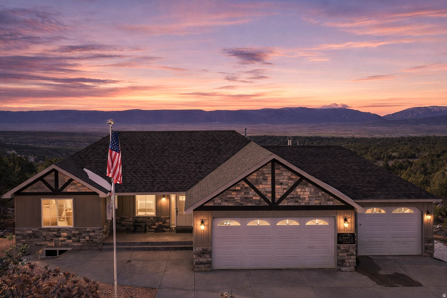 WHISPERING PINES - Residential