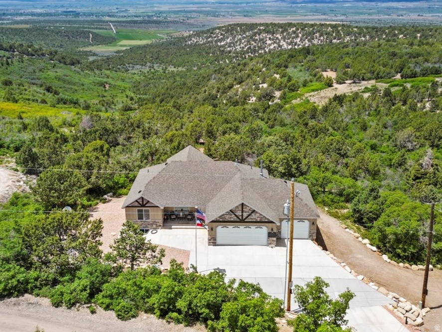 WHISPERING PINES - Residential