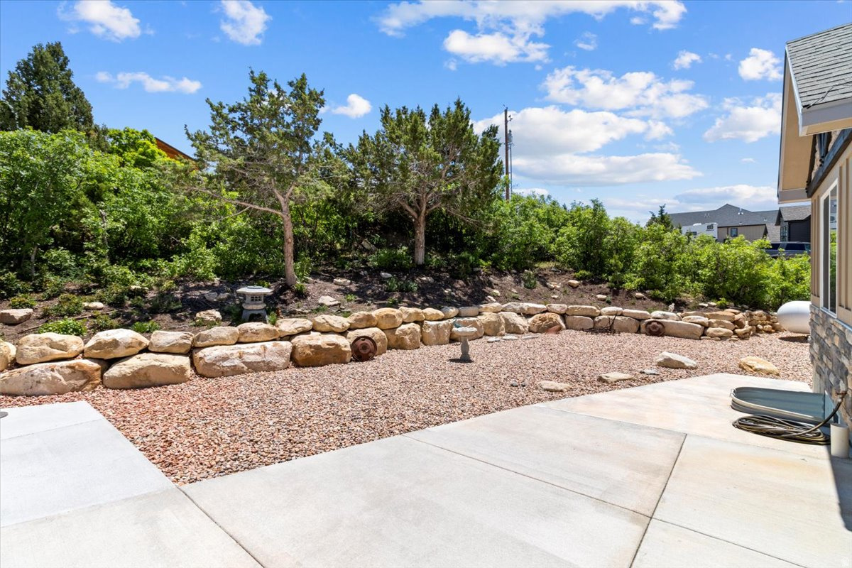 WHISPERING PINES - Residential