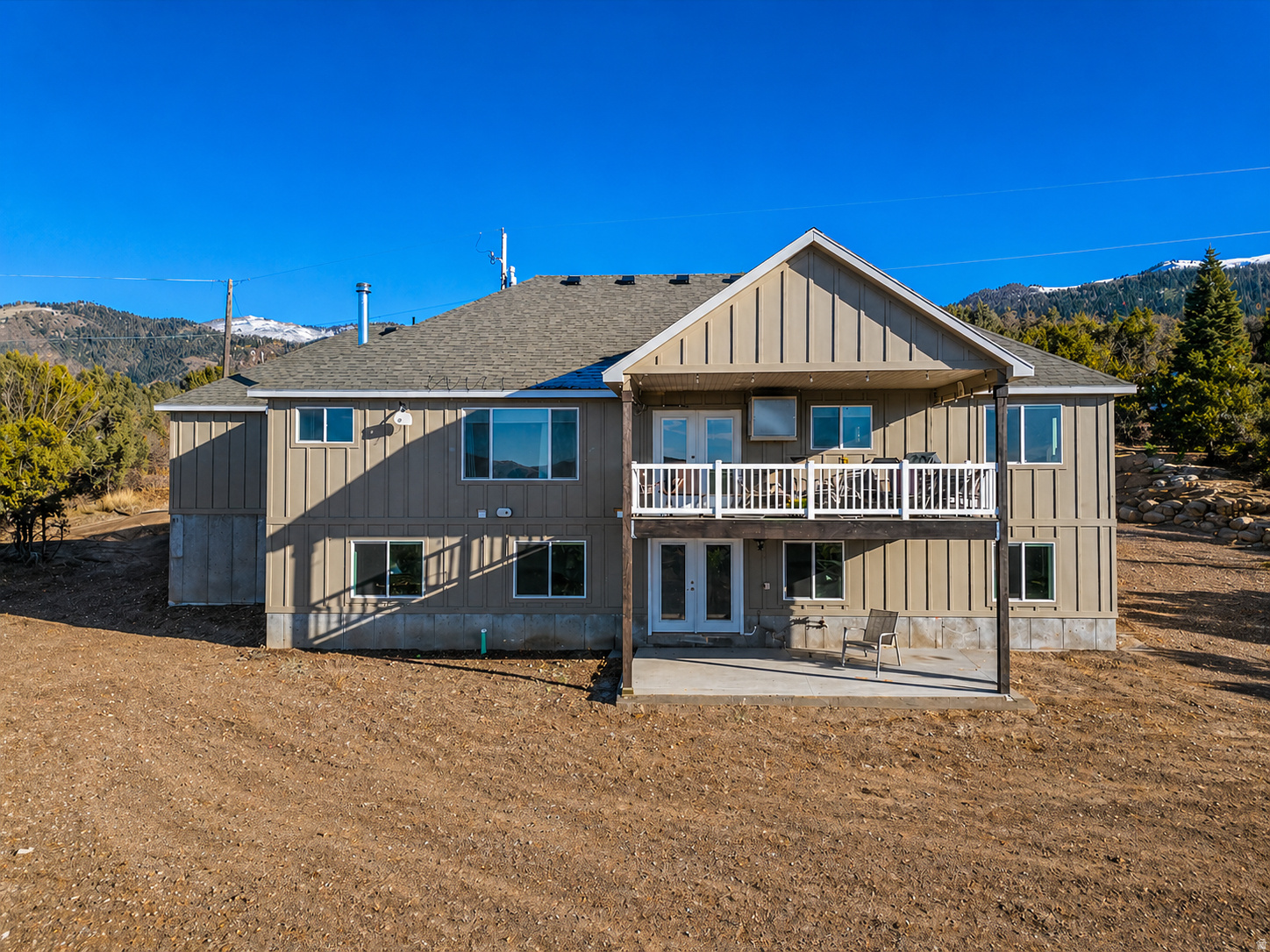 WHISPERING PINES - Residential