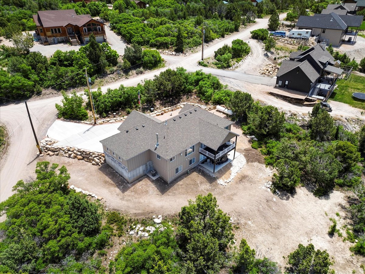 WHISPERING PINES - Residential