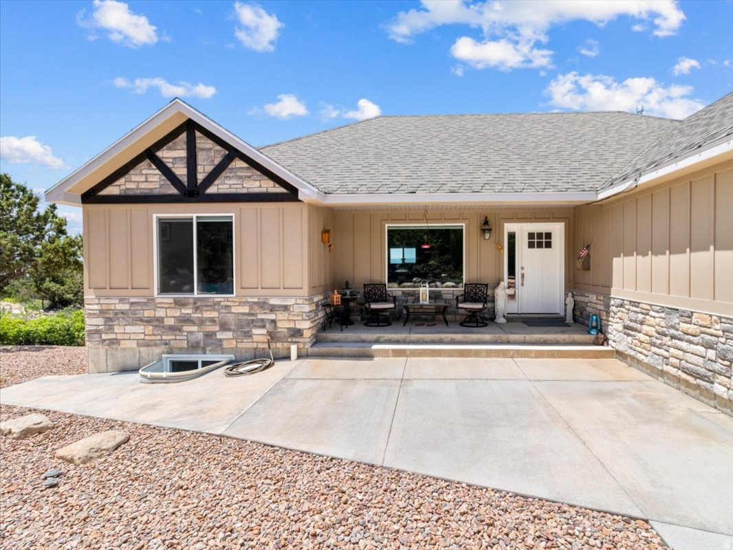 WHISPERING PINES - Residential