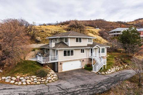 Tiny photo for 1483 E MAPLE HILLS DR, Bountiful, UT 84010 (MLS # 2125433)