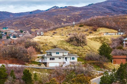 Tiny photo for 1483 E MAPLE HILLS DR, Bountiful, UT 84010 (MLS # 2125433)