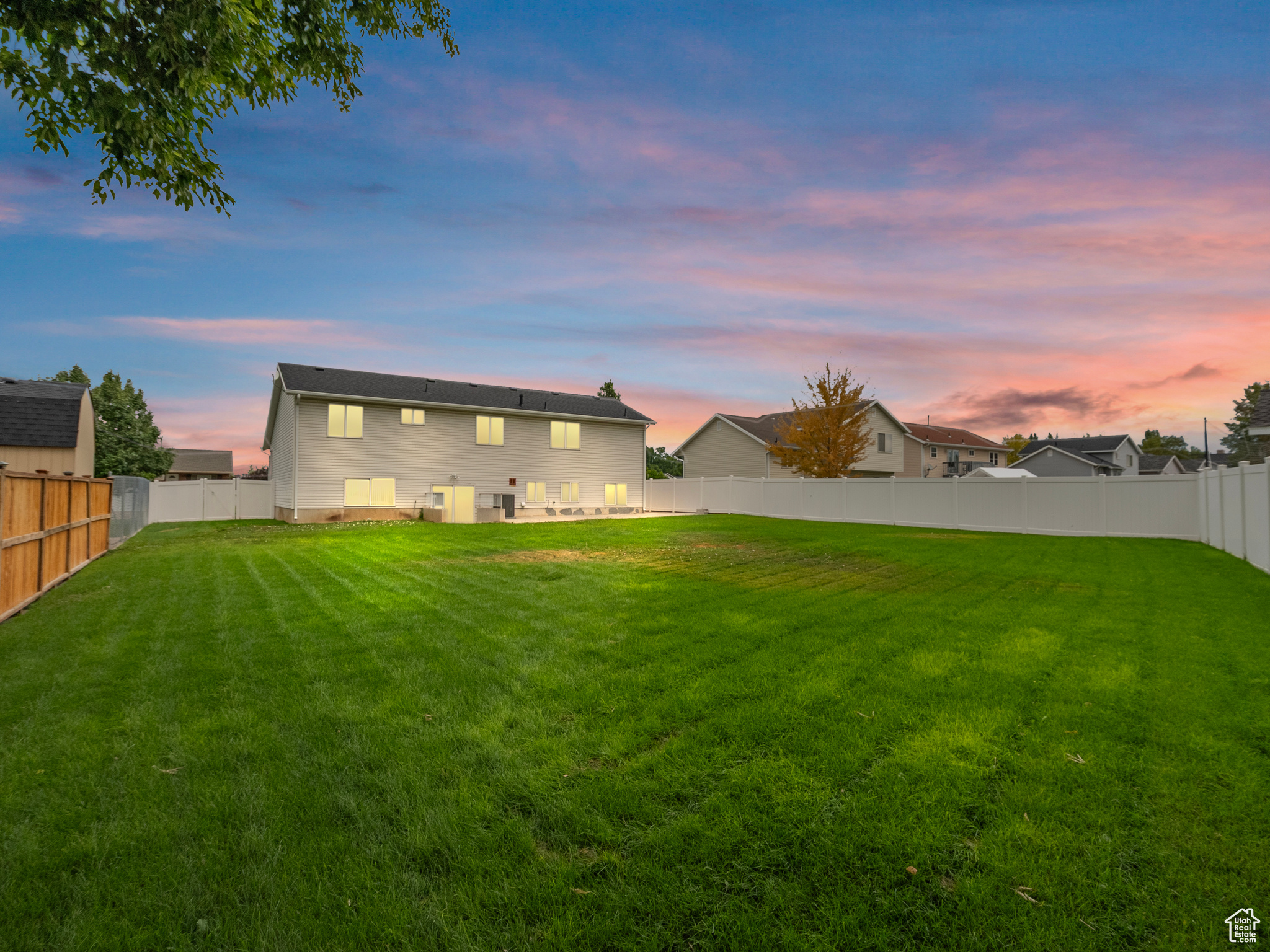 CENTURY PARK - Residential