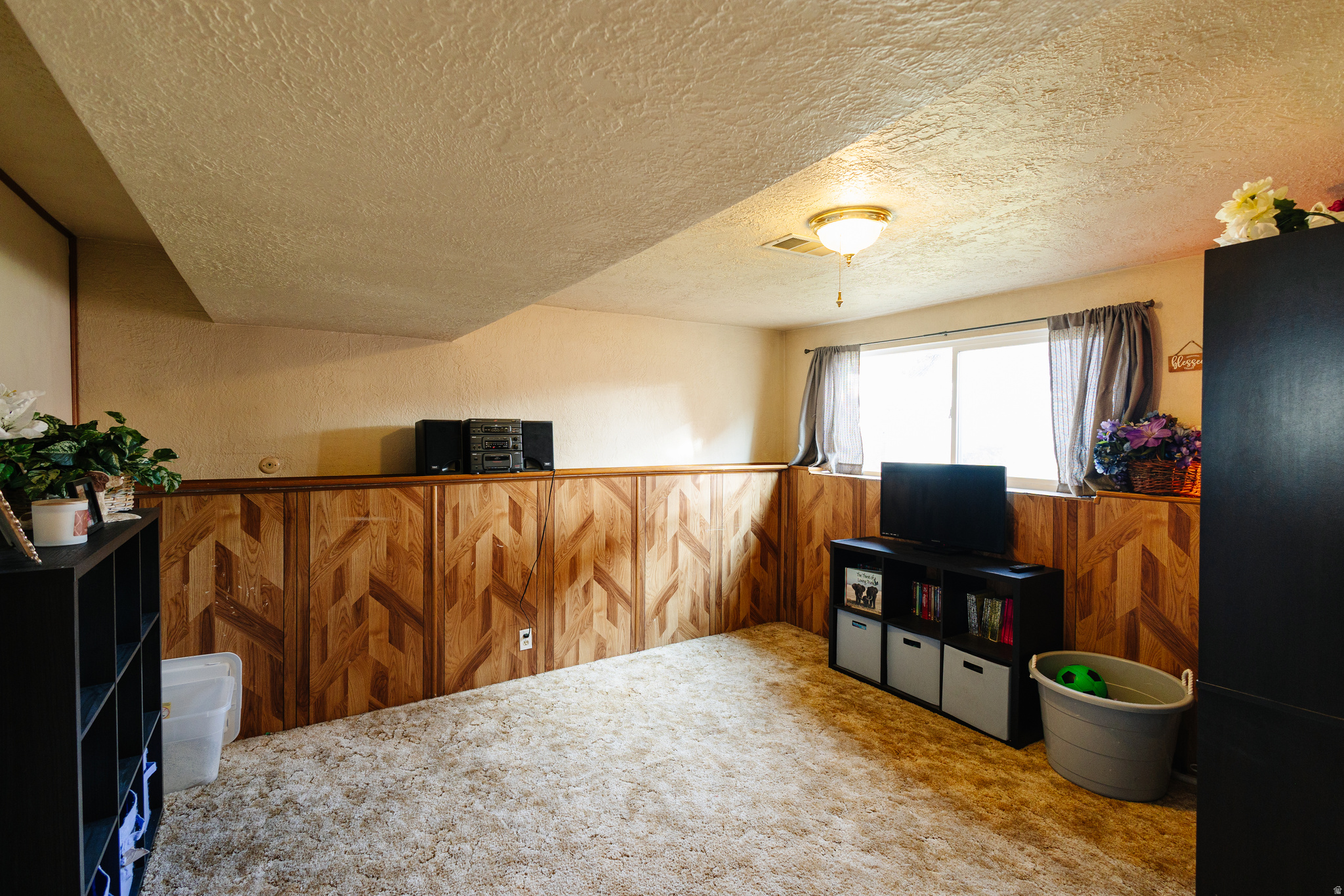 WESTERN HILLS - Residential