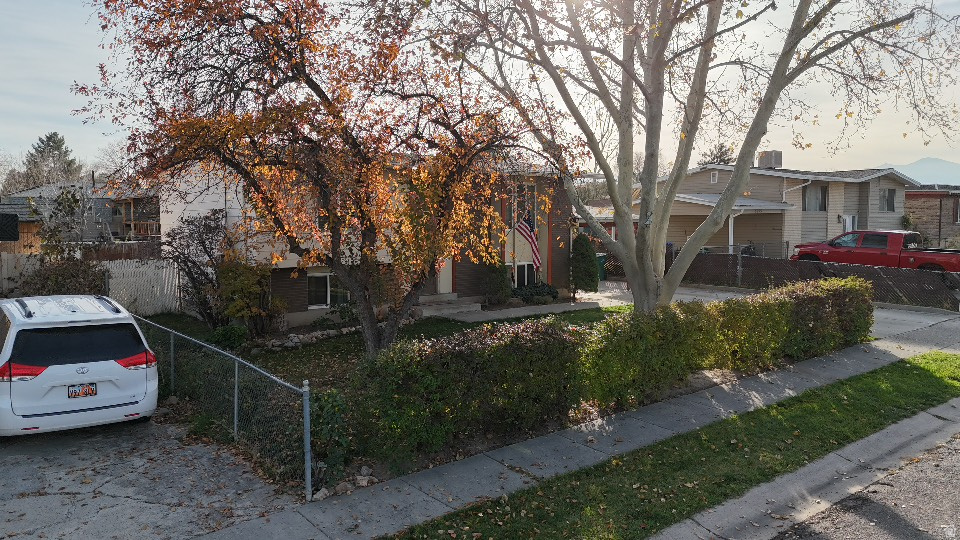 WESTERN HILLS - Residential