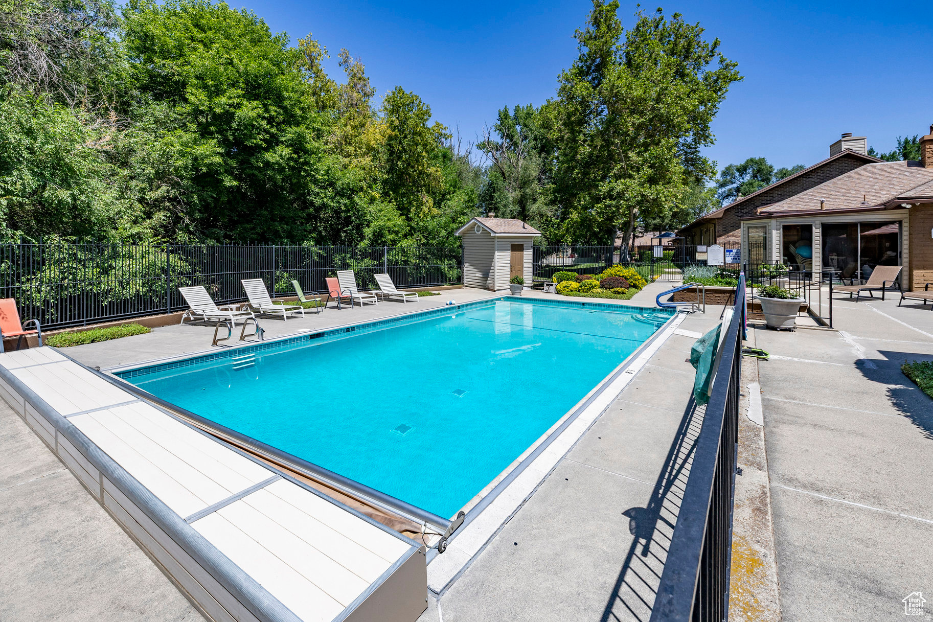 VINE STREET - Residential