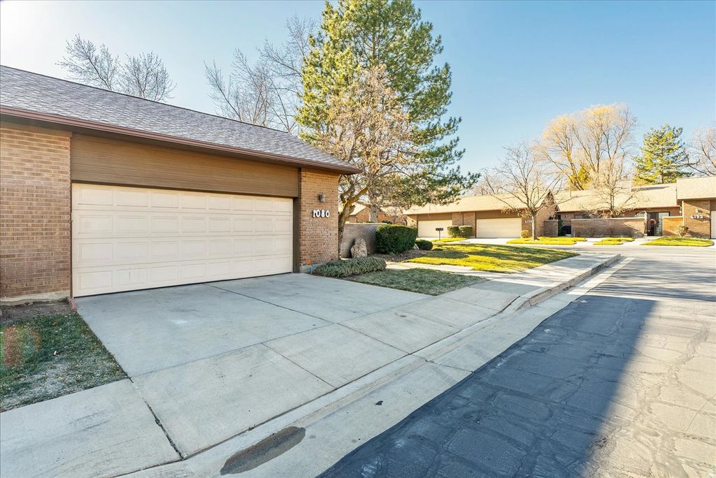 Photo of 1080 E 6135 S, Salt Lake City, UT 84121 (MLS # 2129866)