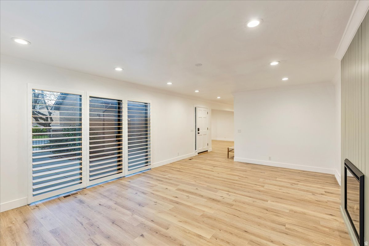 VINE STREET - Residential