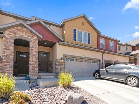 Photo of 1227 N SILVERCREST DR, Saratoga Springs, UT 84045 (MLS # 2109570)