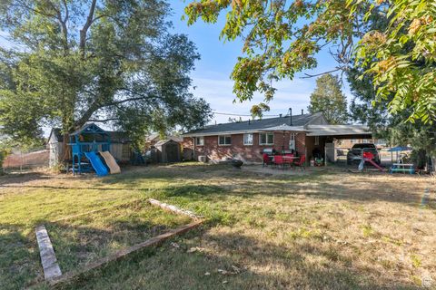 Tiny photo for 169 W 400 N, Clearfield, UT 84015 (MLS # 2115064)