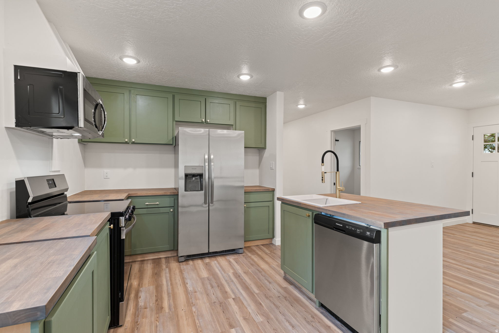 HIGHLAND TERRACE - Residential