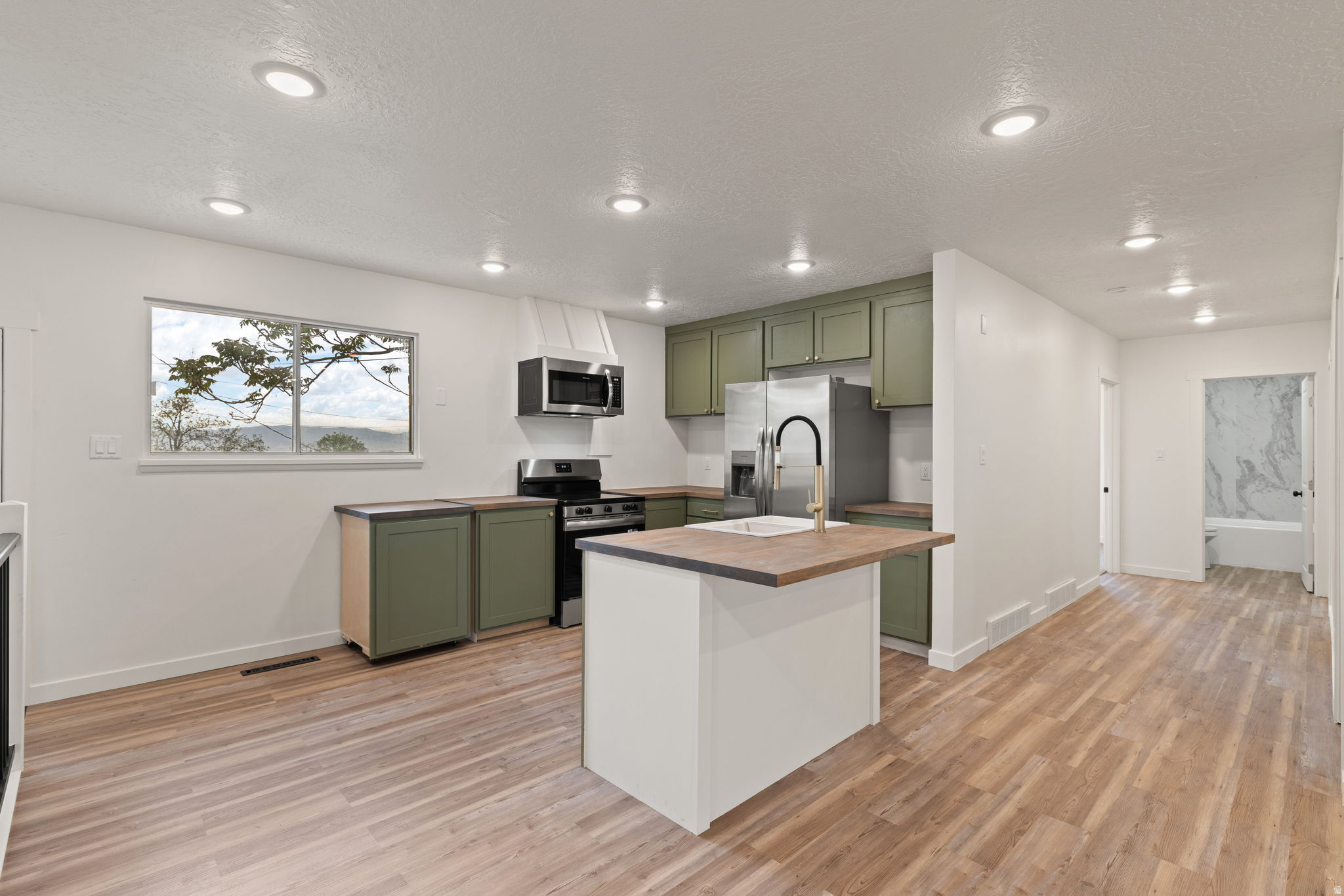 HIGHLAND TERRACE - Residential