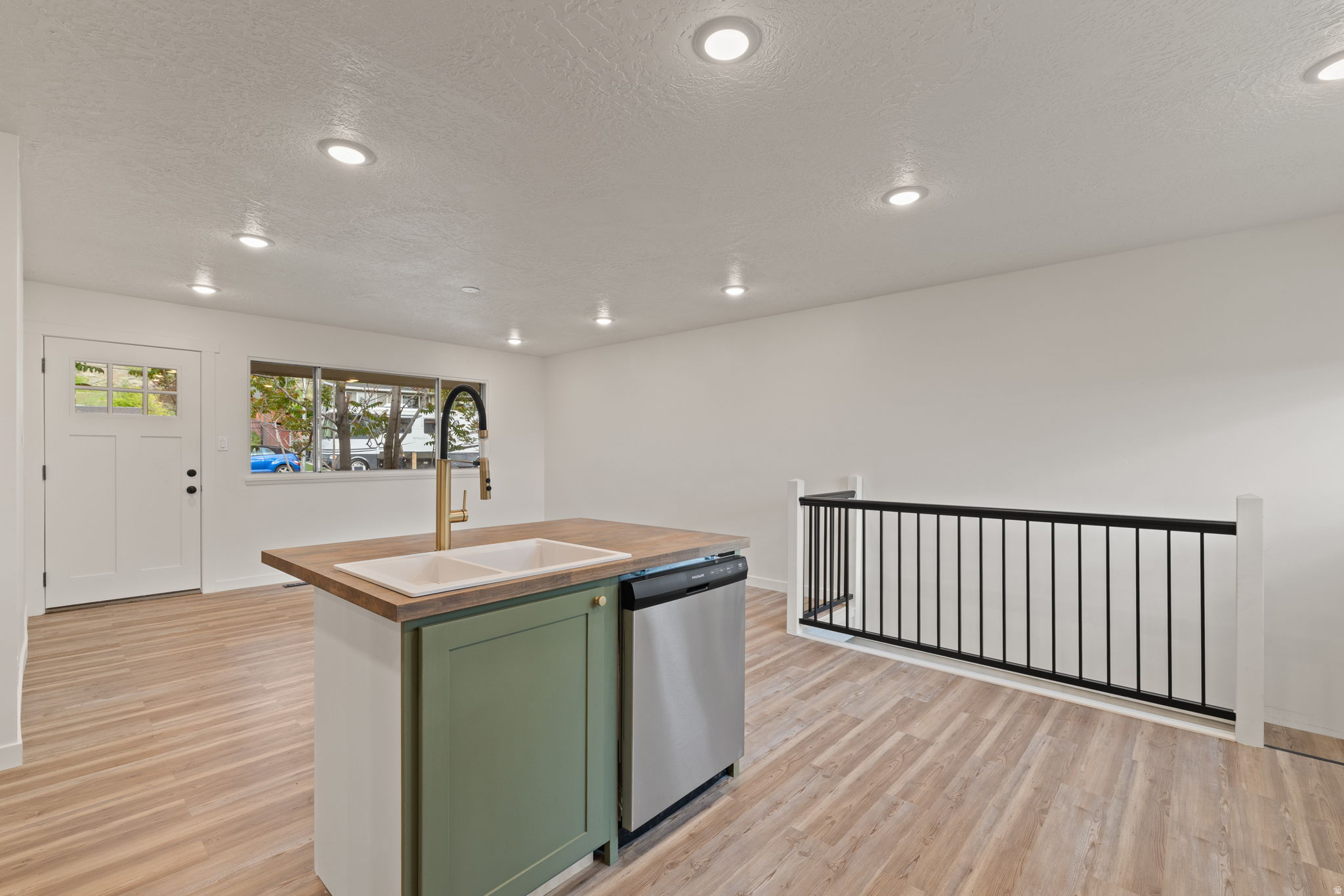 HIGHLAND TERRACE - Residential