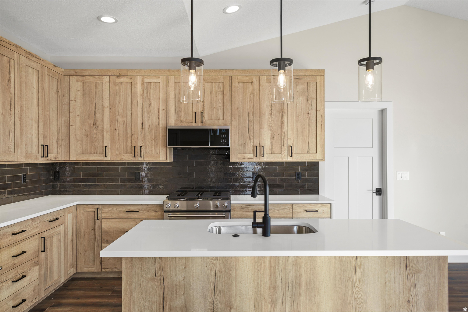 THE BRIDGES - Residential