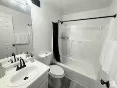 KINGSPOINTE - Residential Lease