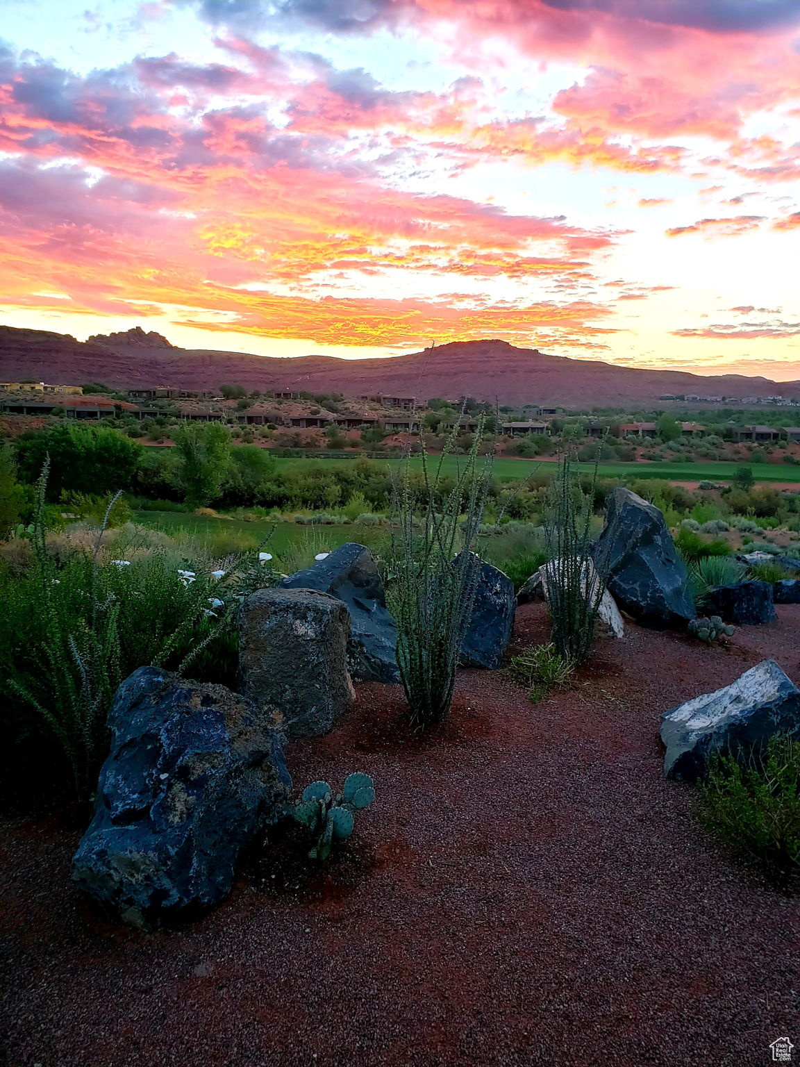 ENTRADA AT SNOW CANYON CHACO BENCH - Residential