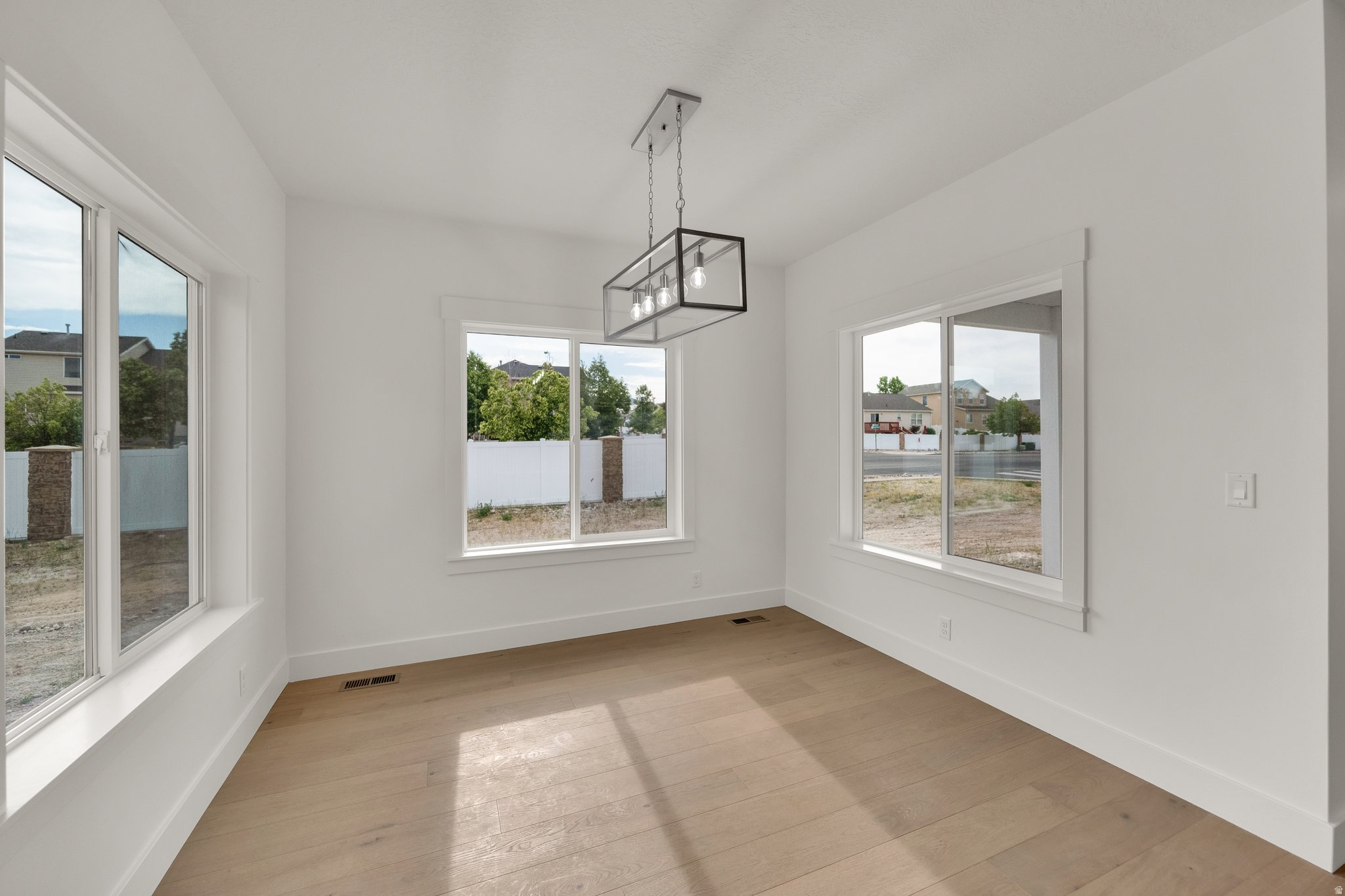 FALL OAKS - Residential