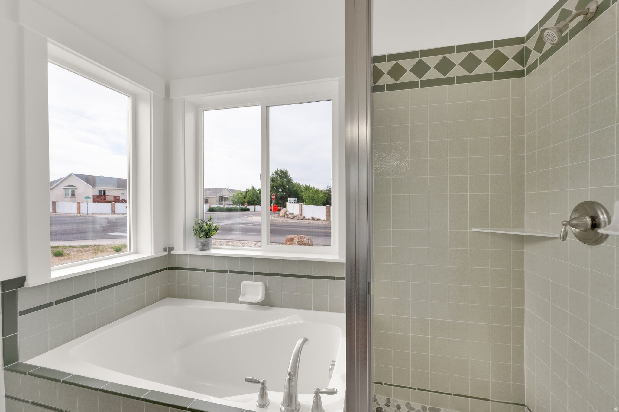 FALL OAKS - Residential