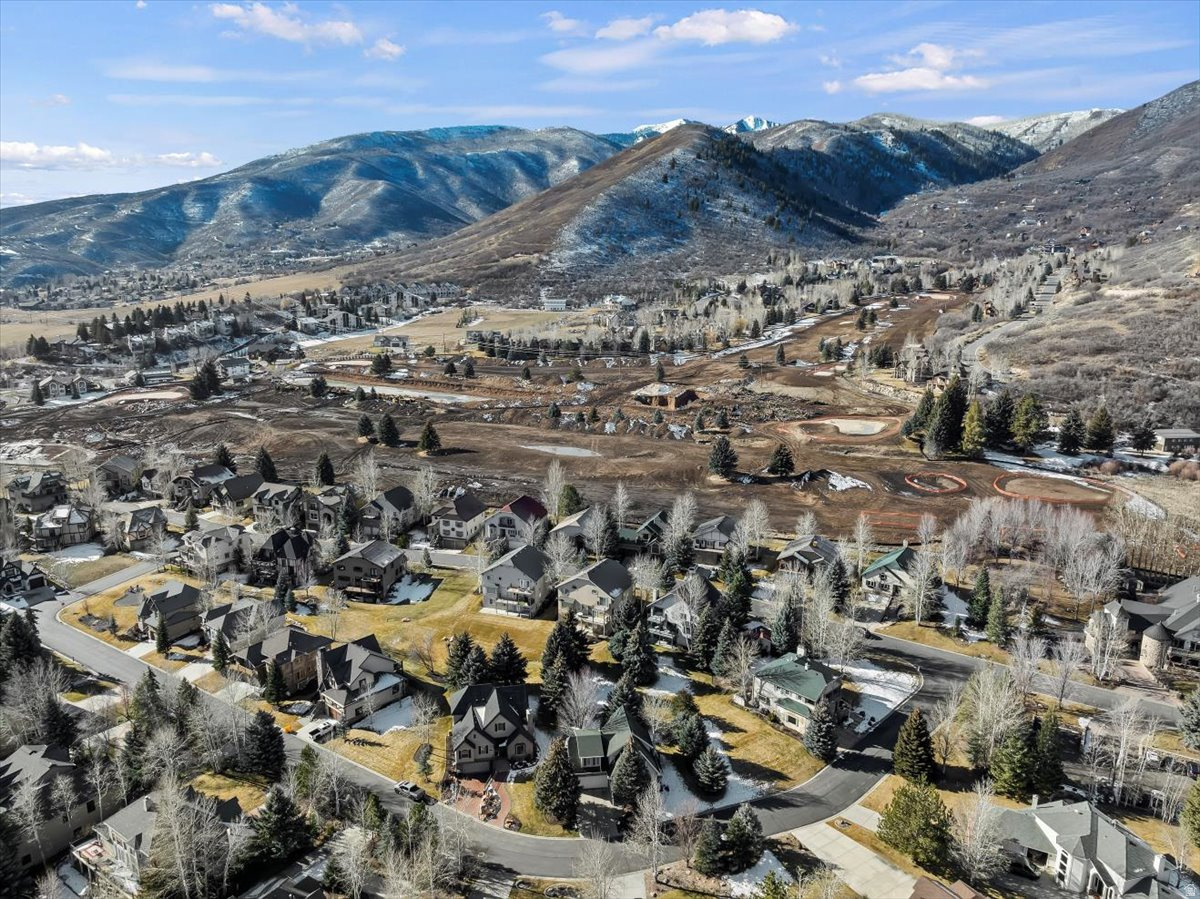 COTTAGES ON THE GREEN - Residential