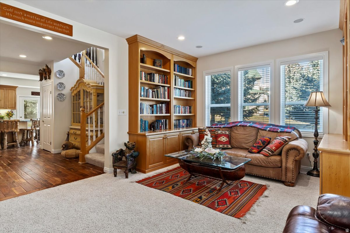 COTTAGES ON THE GREEN - Residential