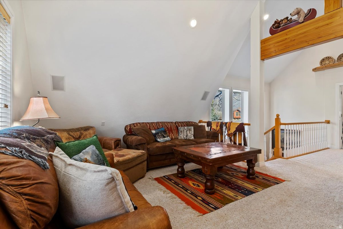 COTTAGES ON THE GREEN - Residential