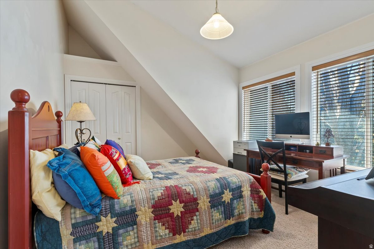 COTTAGES ON THE GREEN - Residential