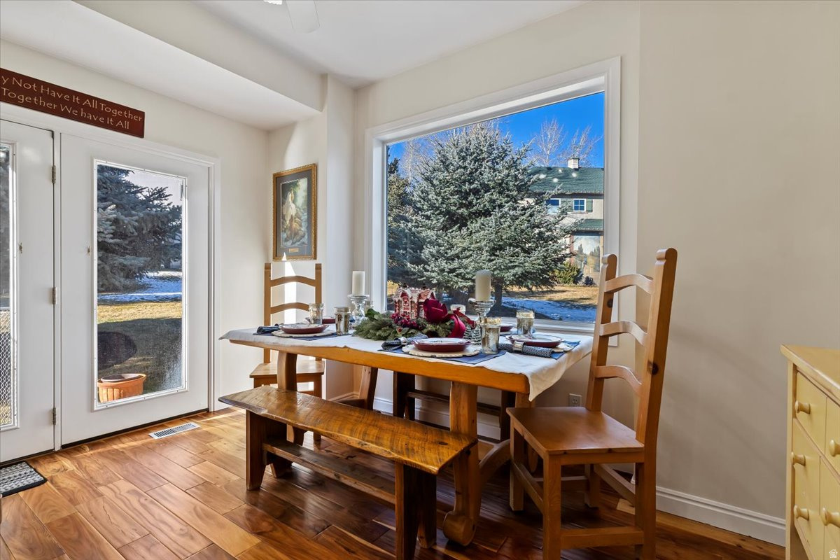 COTTAGES ON THE GREEN - Residential