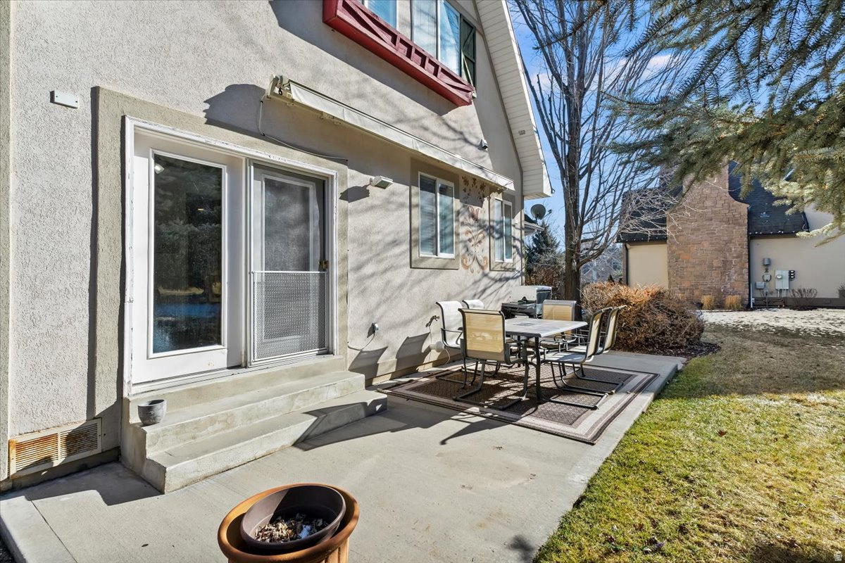 COTTAGES ON THE GREEN - Residential