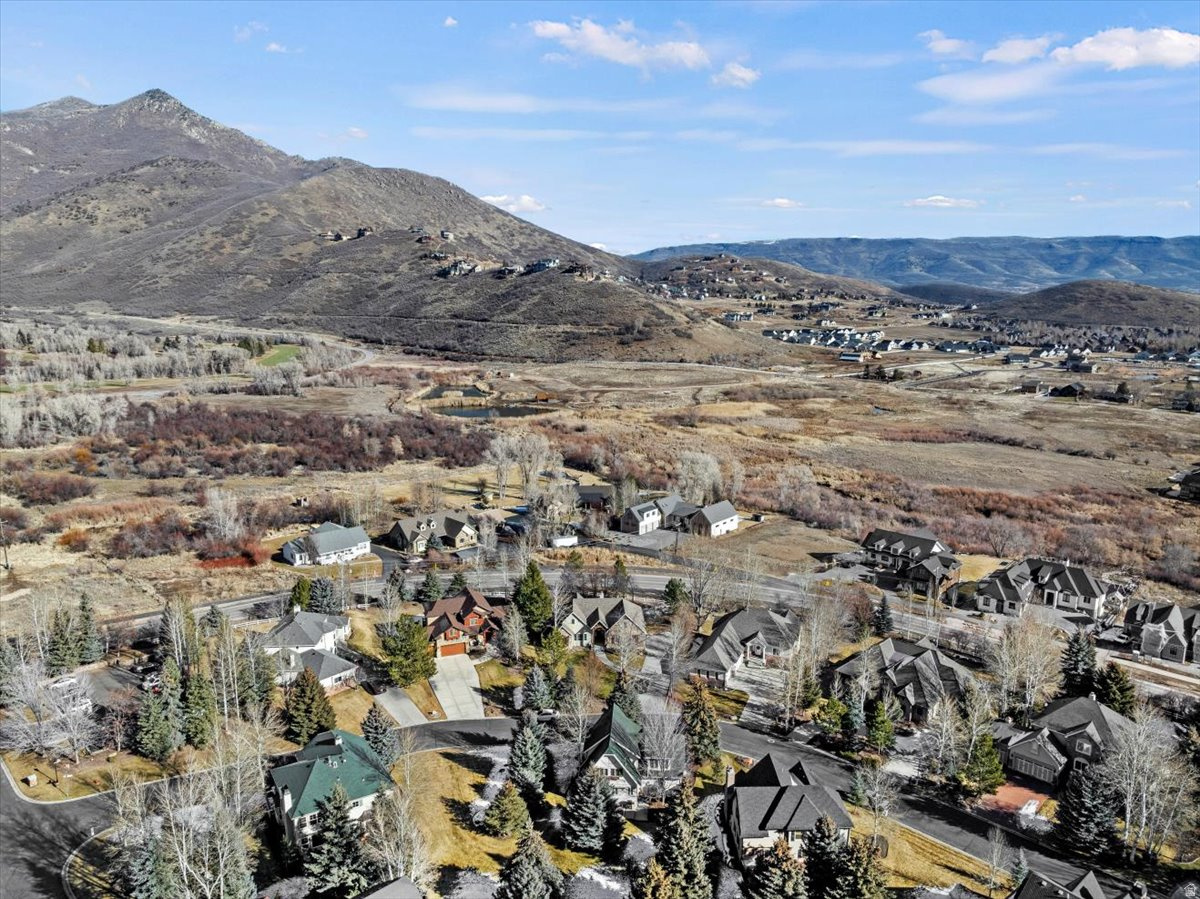 COTTAGES ON THE GREEN - Residential