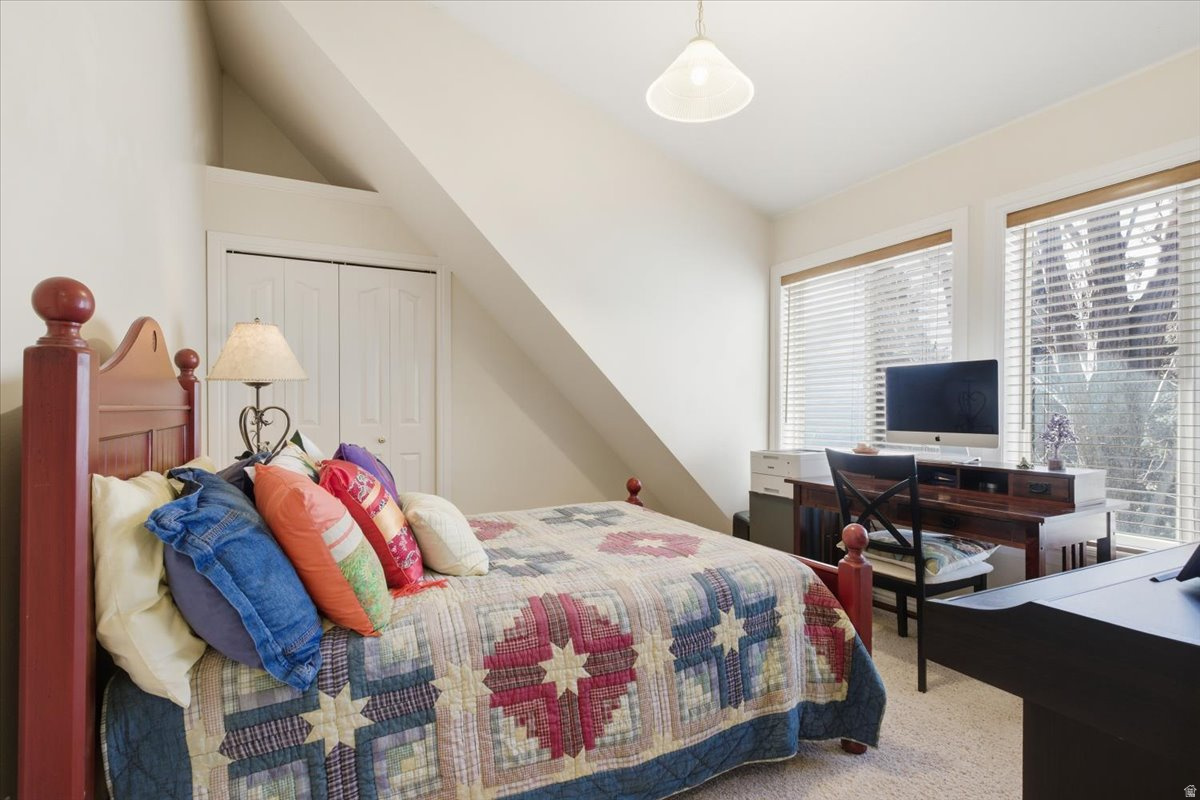 COTTAGES ON THE GREEN - Residential